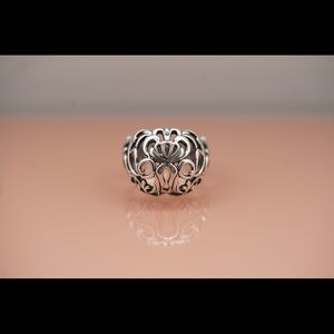 Unique sterling silver ring